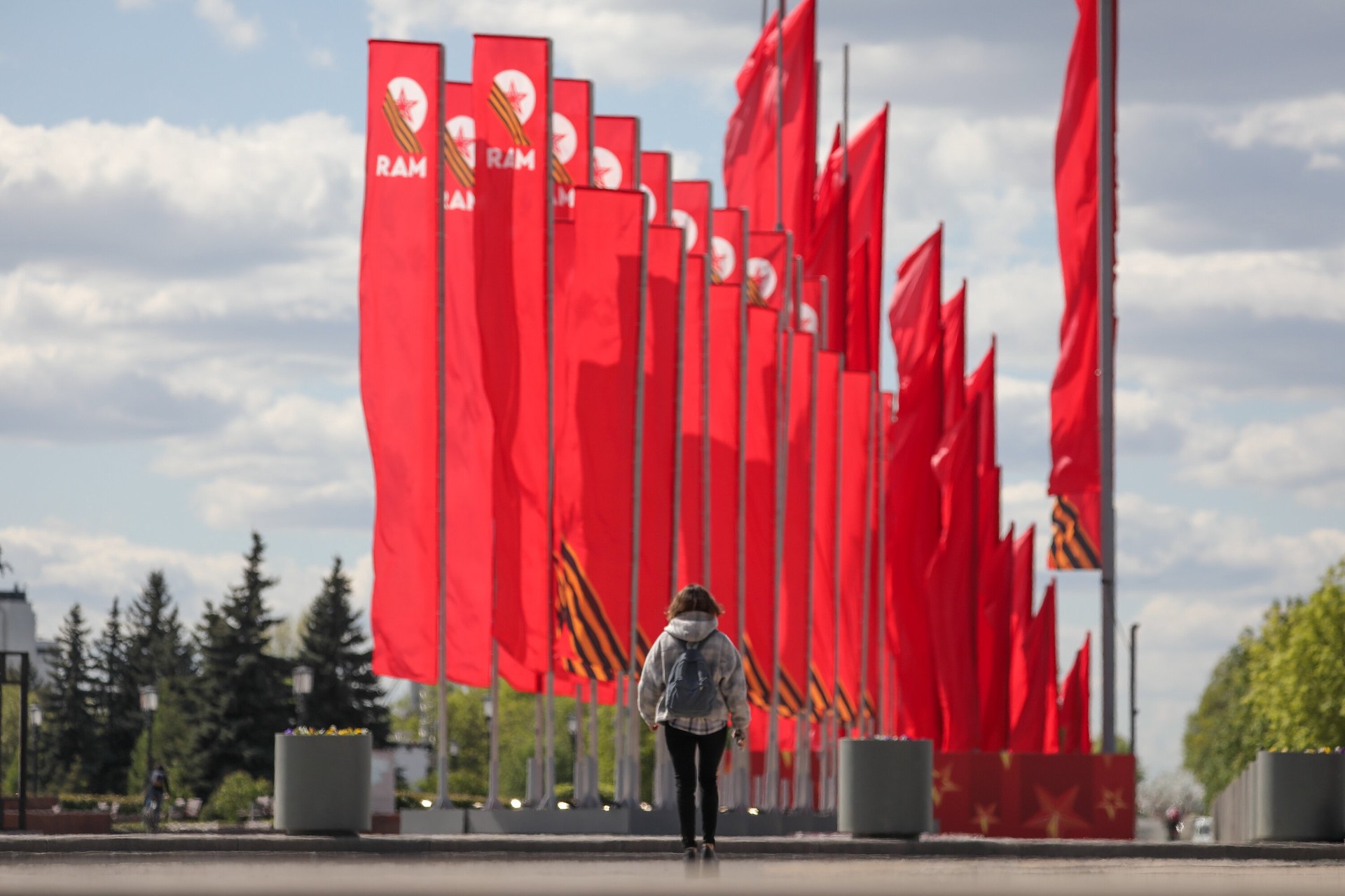 В Берлине запретили российский и советский флаг 9 мая