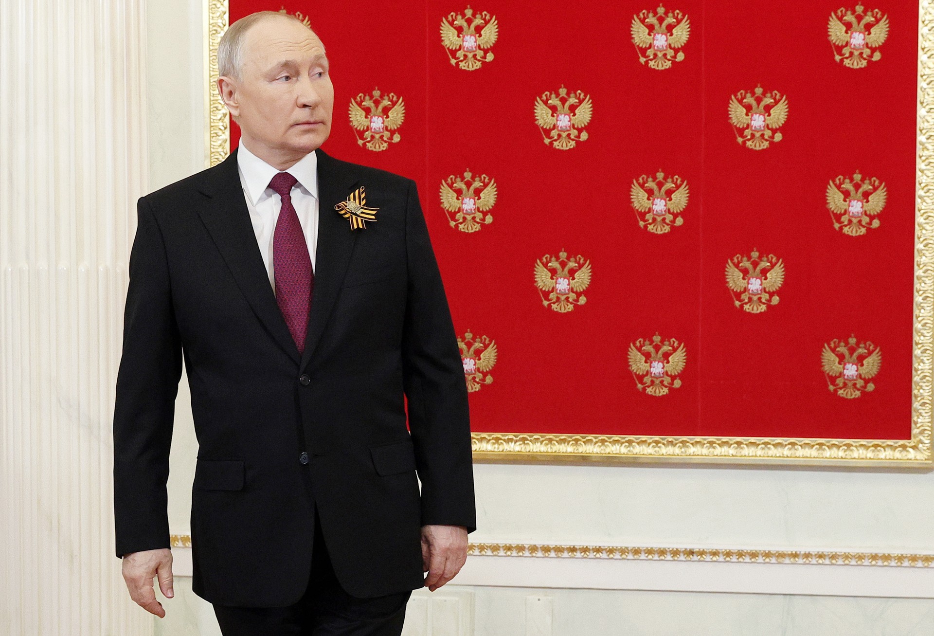 Путин проводит неформальный завтрак в Кремле c главами стран СНГ