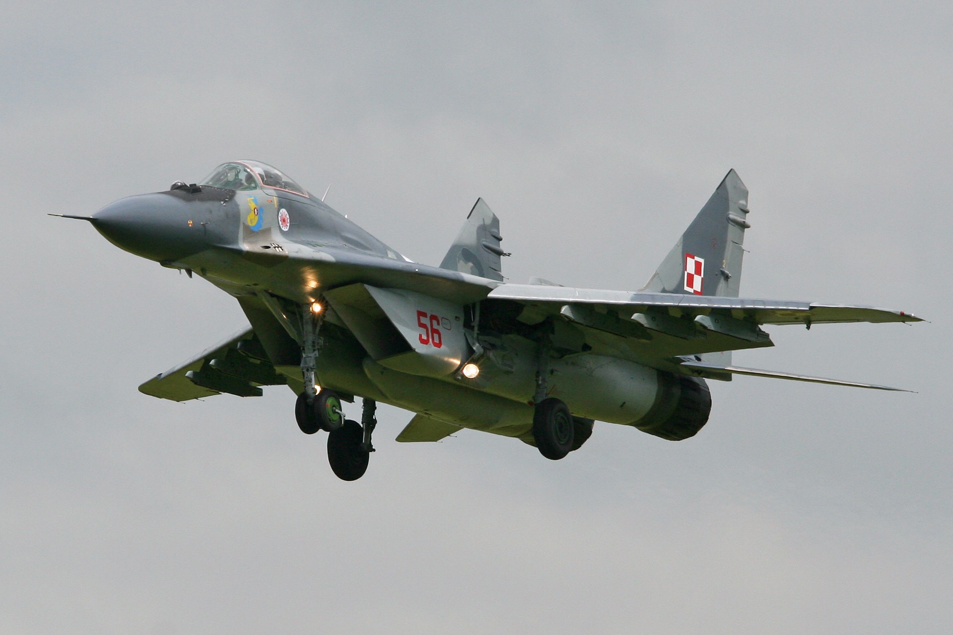 Польша подняла в небо авиацию на фоне интенсивной атаки на Украину