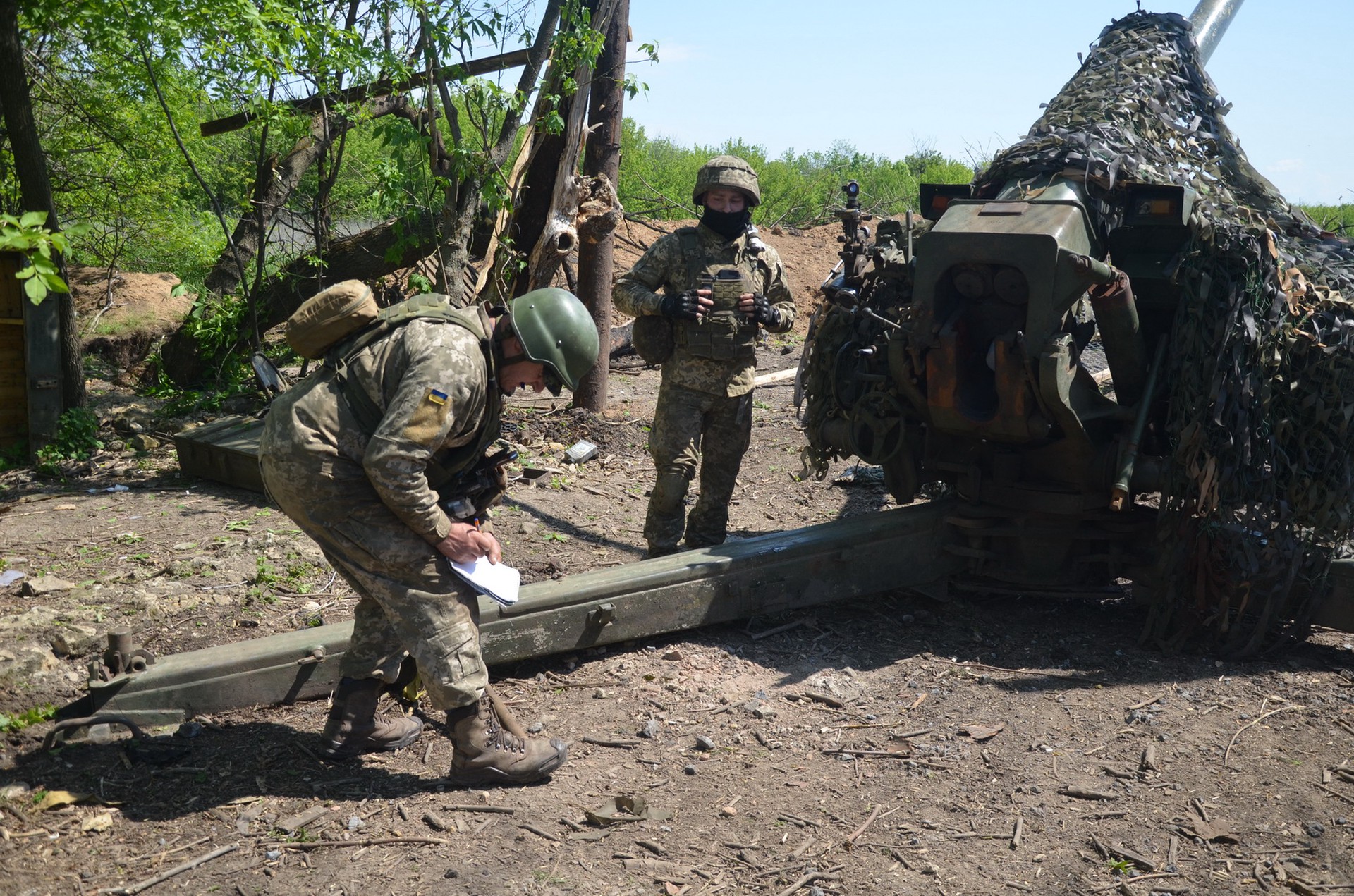 Марочко: армия Киева стягивает артиллерию на купянском, краснолиманском и донецком направлениях
