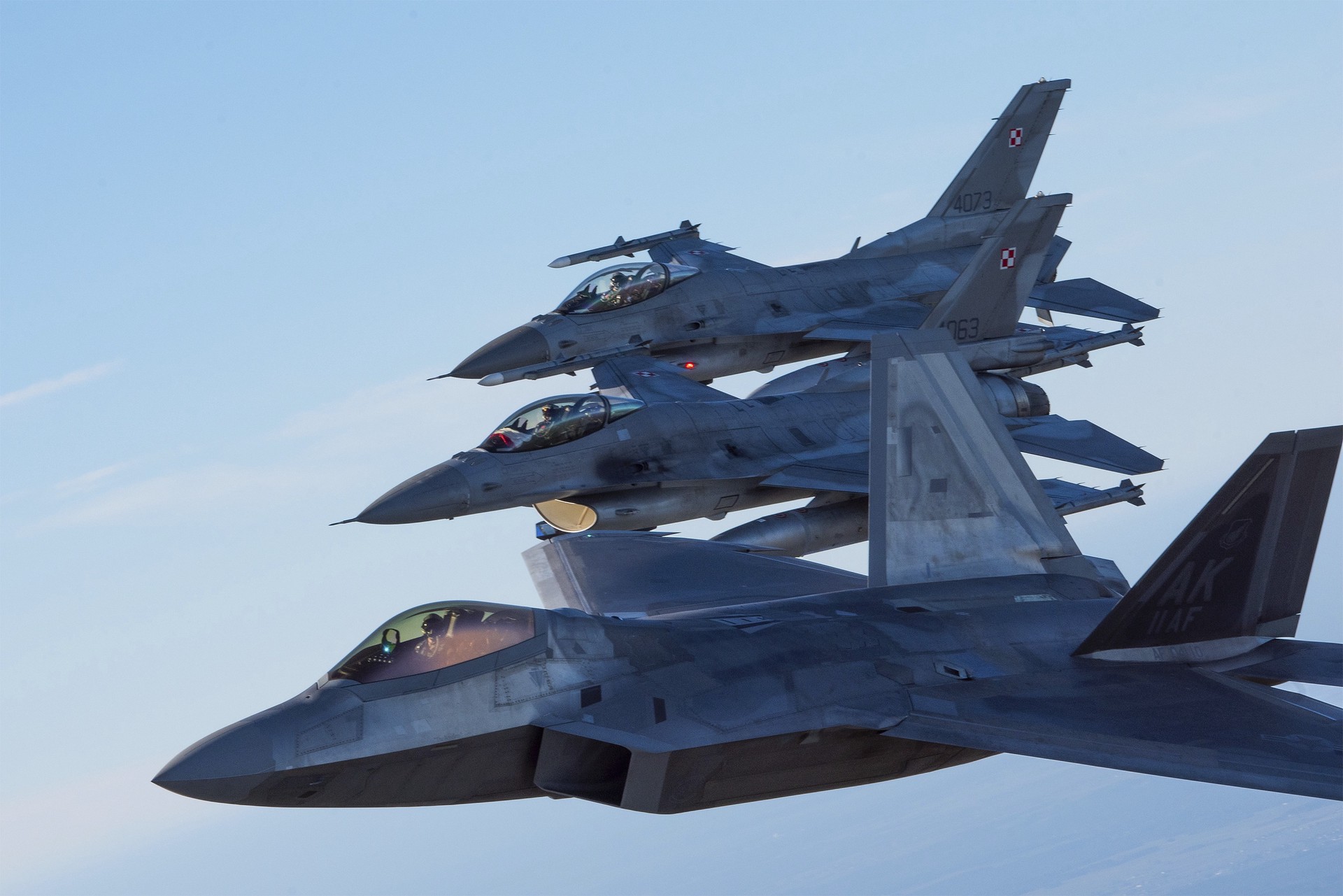 Летят на убой: почему решение о поставках Украине F-16 вызвало растерянность в рядах G7