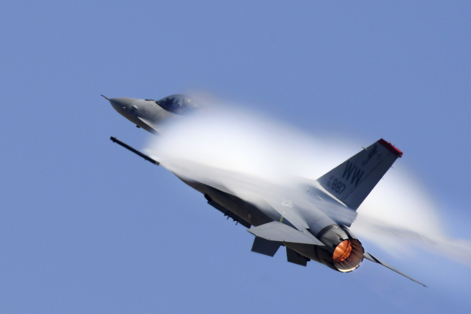 Военный лётчик объяснил цель заявлений МИД Дании об атаках Украины на Россию с помощью F-16