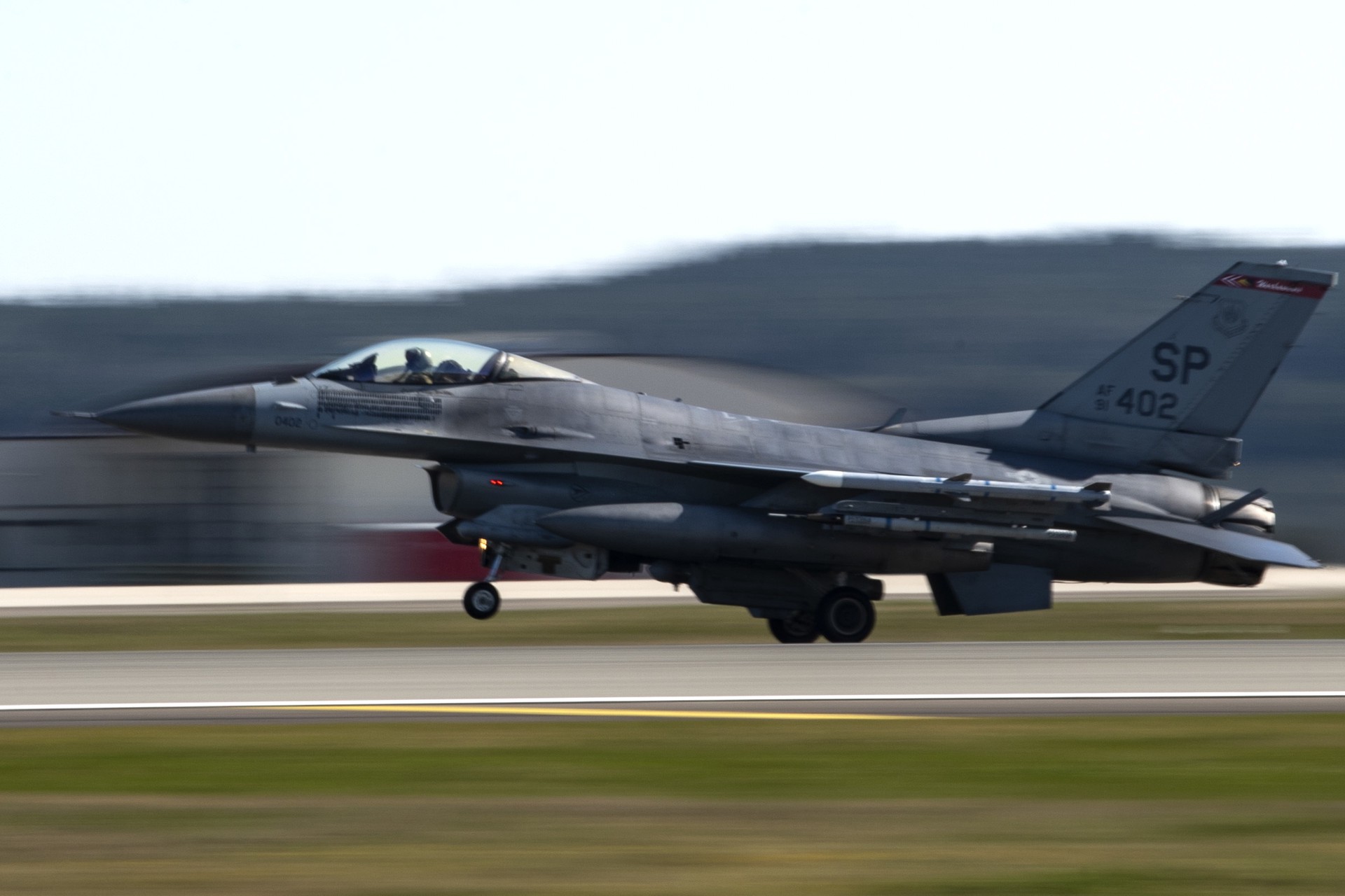Глава МИД Бельгии пообещала Киеву 30 единиц истребителей F-16 к 2028 году