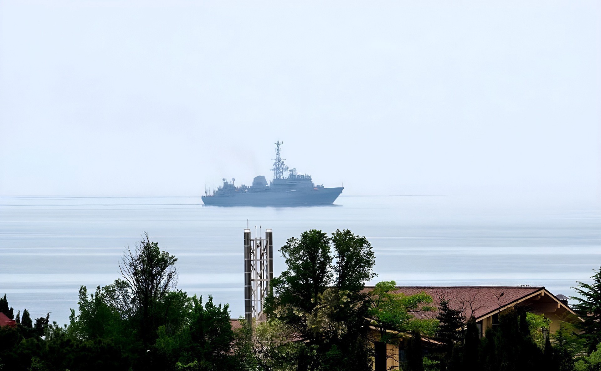 Разведывательный корабль «Иван Хурс» своим ходом вернулся в Севастополь 