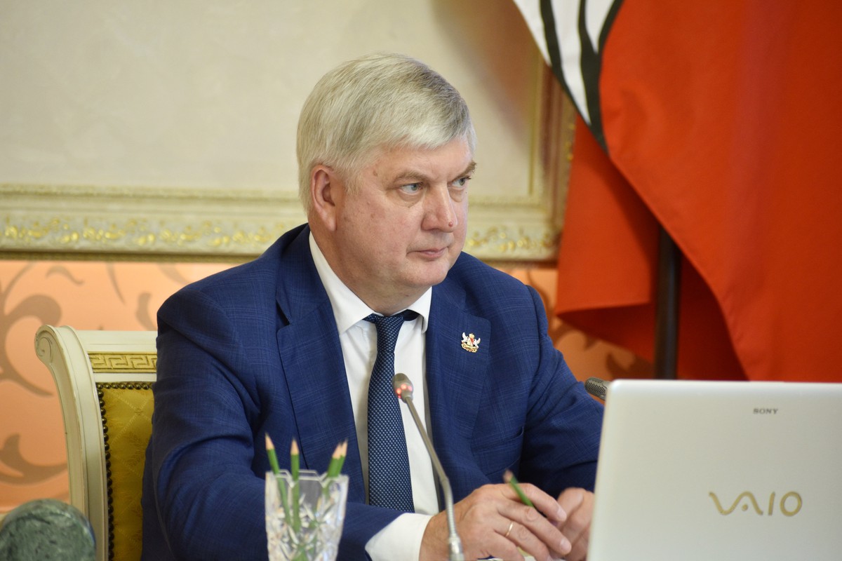 Губернатор Гусев: В Воронежской области объявлена авиационная опасность