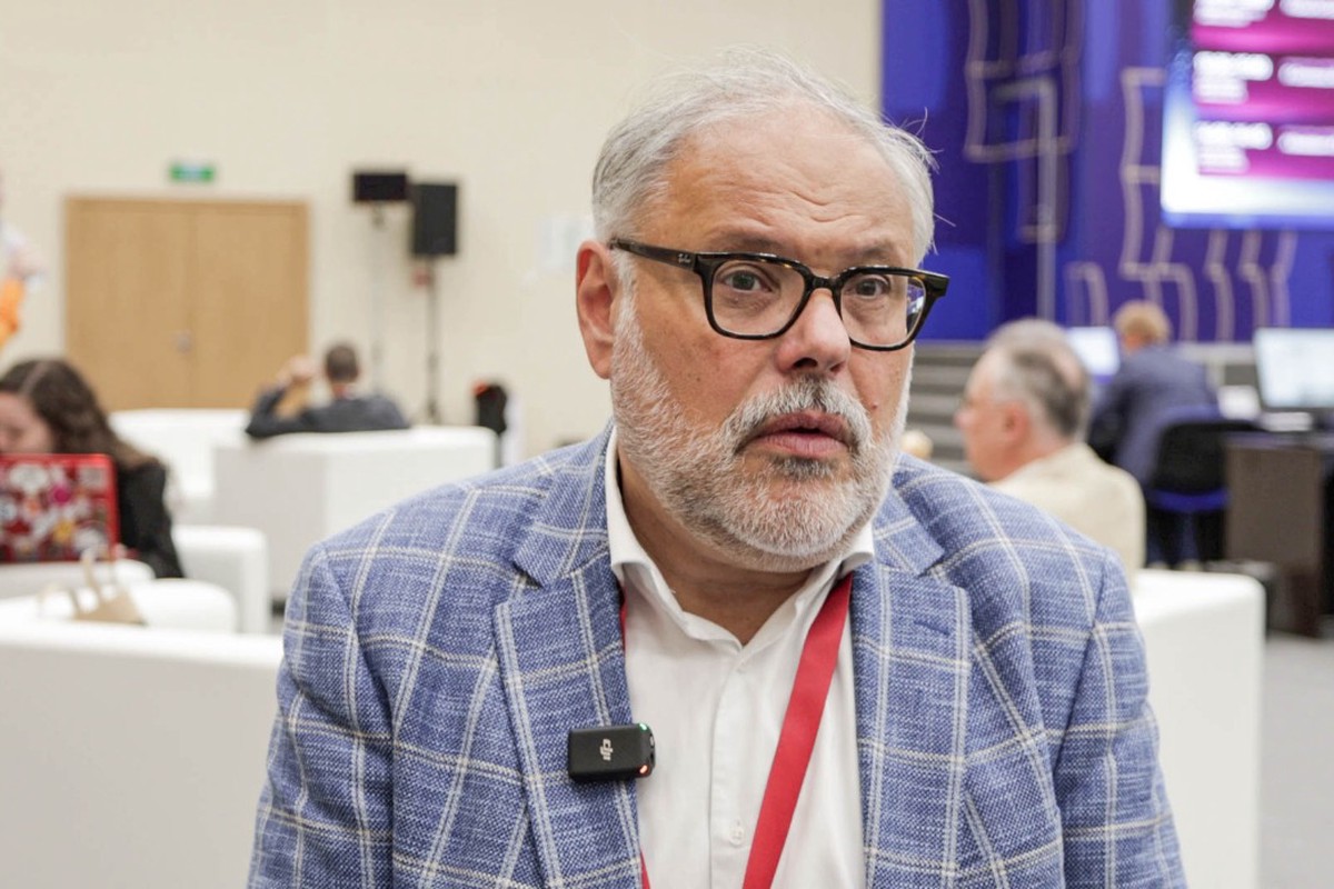Экономист Михаил Хазин призвал порезать зарплаты чиновникам Минфина для наполнения бюджета 