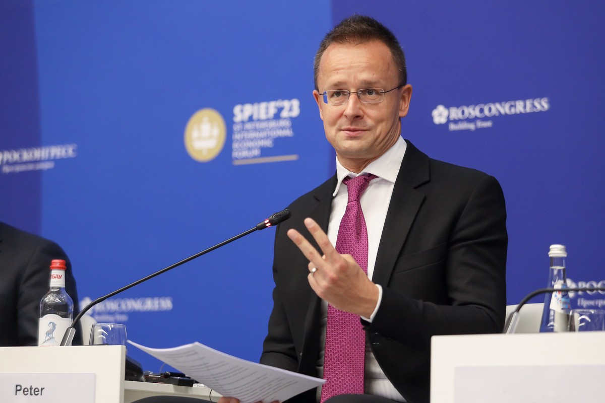 Сийярто: Встреча Зеленского и Орбана состоится, если Украина выполнит условия