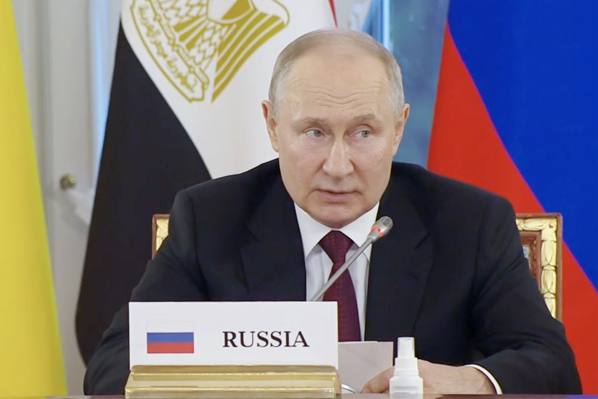 Путин: Россия готова к диалогу с теми, кто желает мира на принципах равноправия