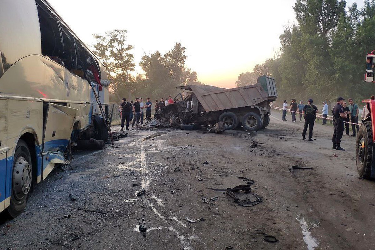 В Дагестане в массовом ДТП погибли девять человек