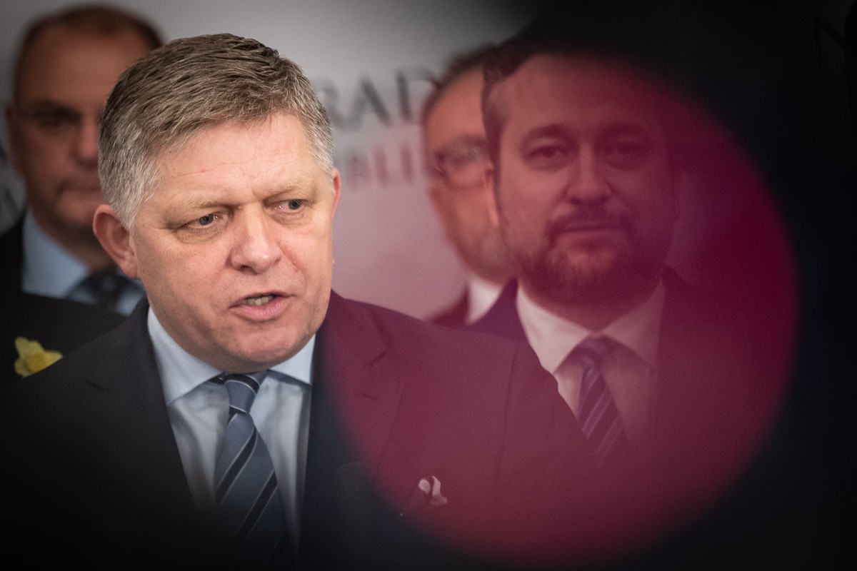 Экс-премьер Словакии Фицо: оружейные заводы Запада станут единственным победителем на Украине