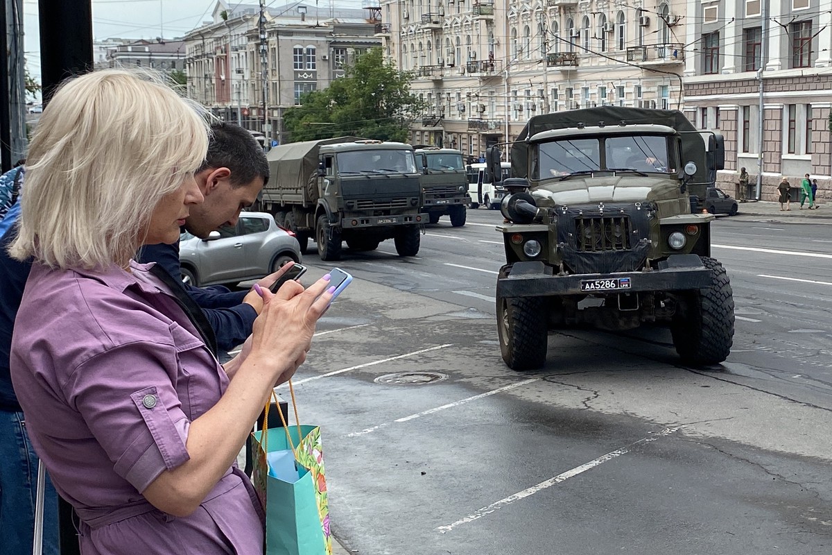 Боррель заявил, что из-за событий с ЧВК «Вагнер» необходимо удвоить поставки вооружения Украине