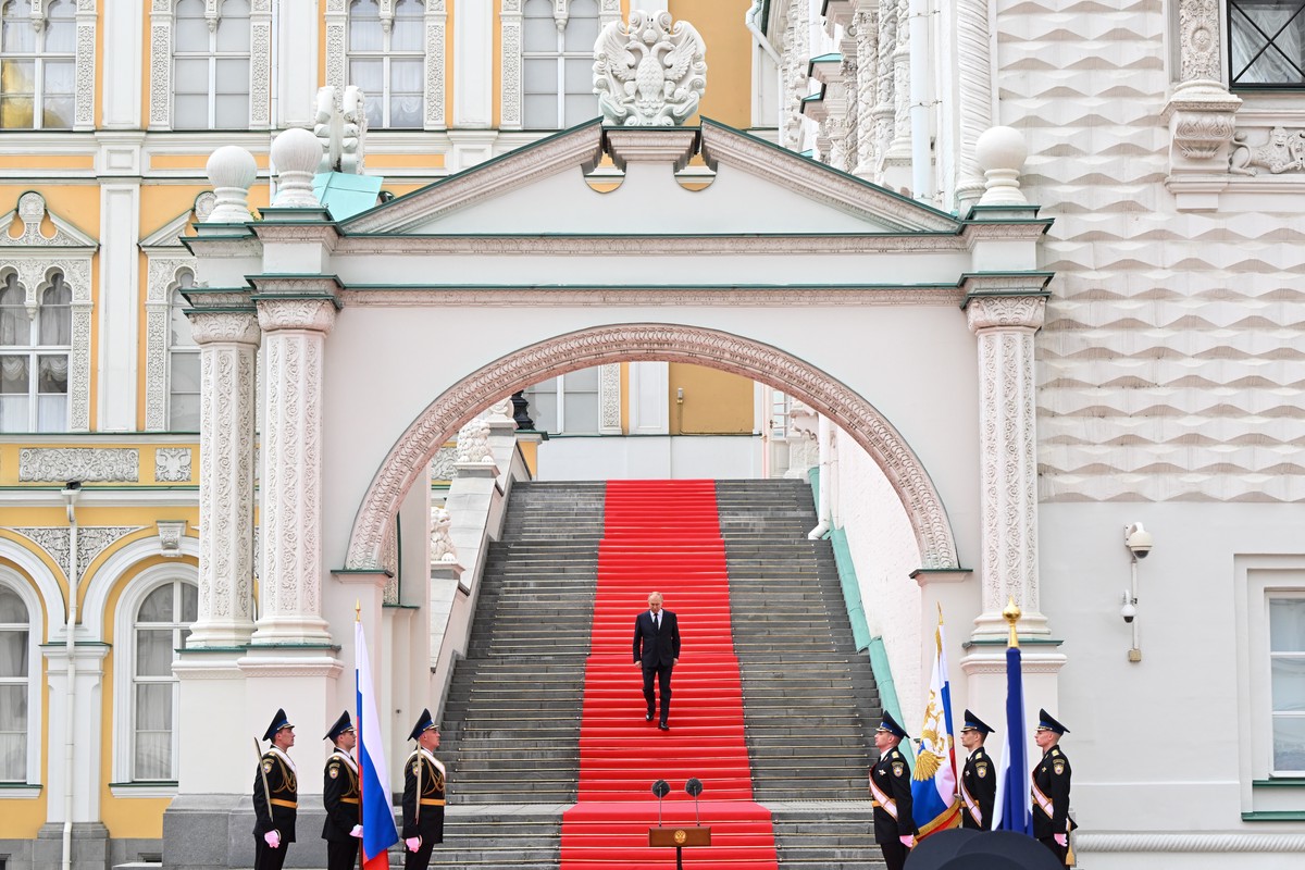 Путин заявил, что армия и народ не поддержали мятежников