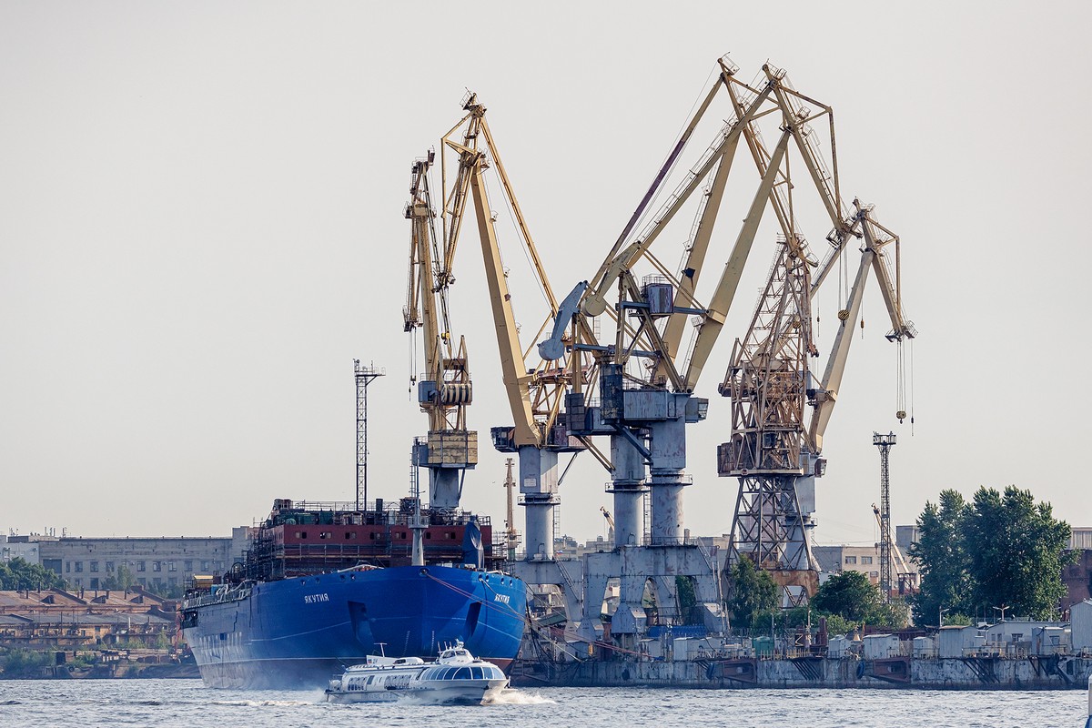 Украина запретила судоходство в районах Северо-восточной части Черного моря и Керчь-Еникальского пролива