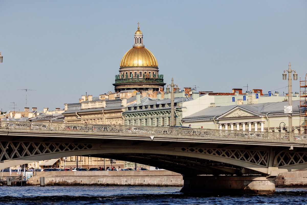 Экстремальное давление накроет Петербург, а затем переместится в Москву