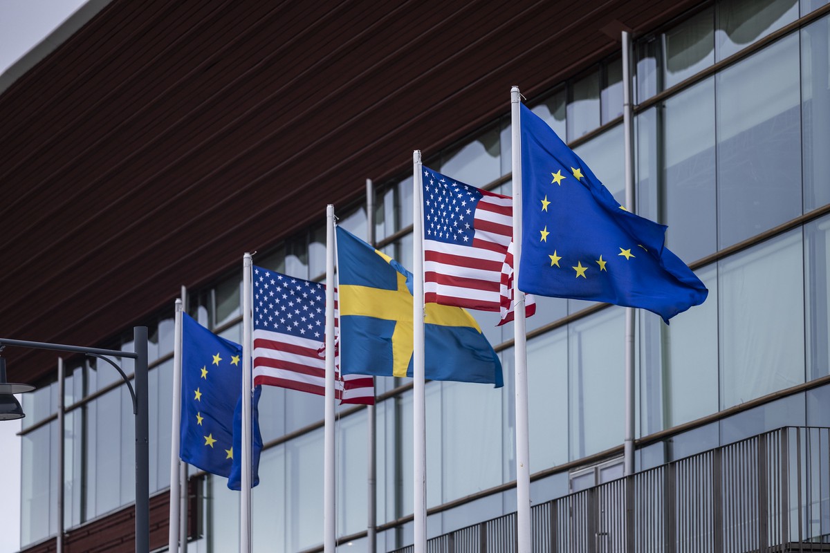 Mundo: Европа отдала управление миром США