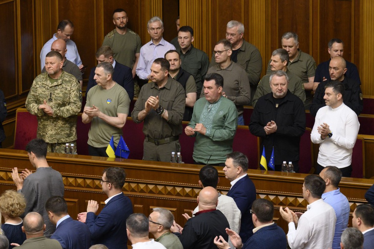 NYT: Киеву пришлось на время забыть про увольнение Залужного из-за утечки данных
