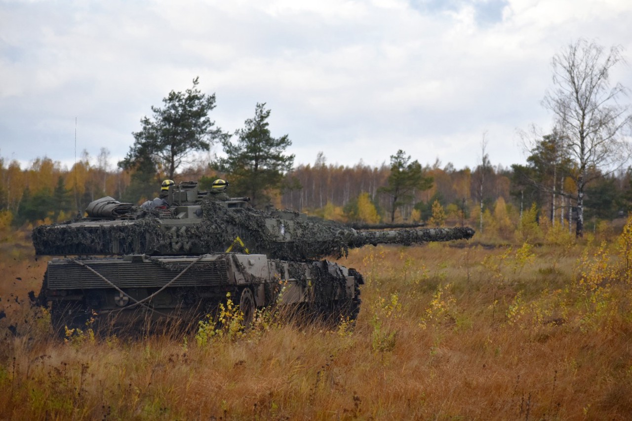 Германия передала Украине 10 танков Leopard 1 A5 и более 30 грузовиков за неделю