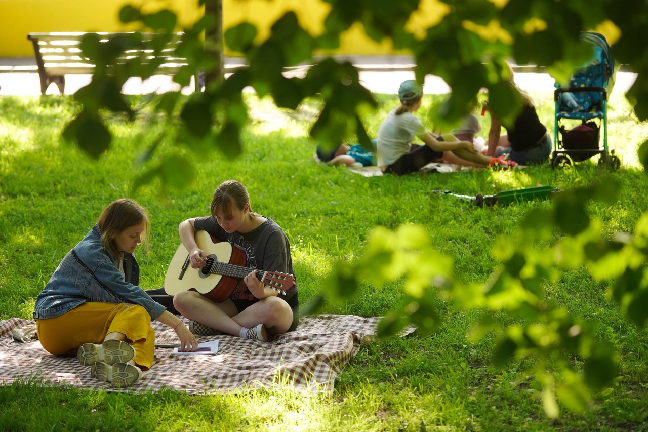 Как провести майские праздники с пользой: идеи для семейного отдыха