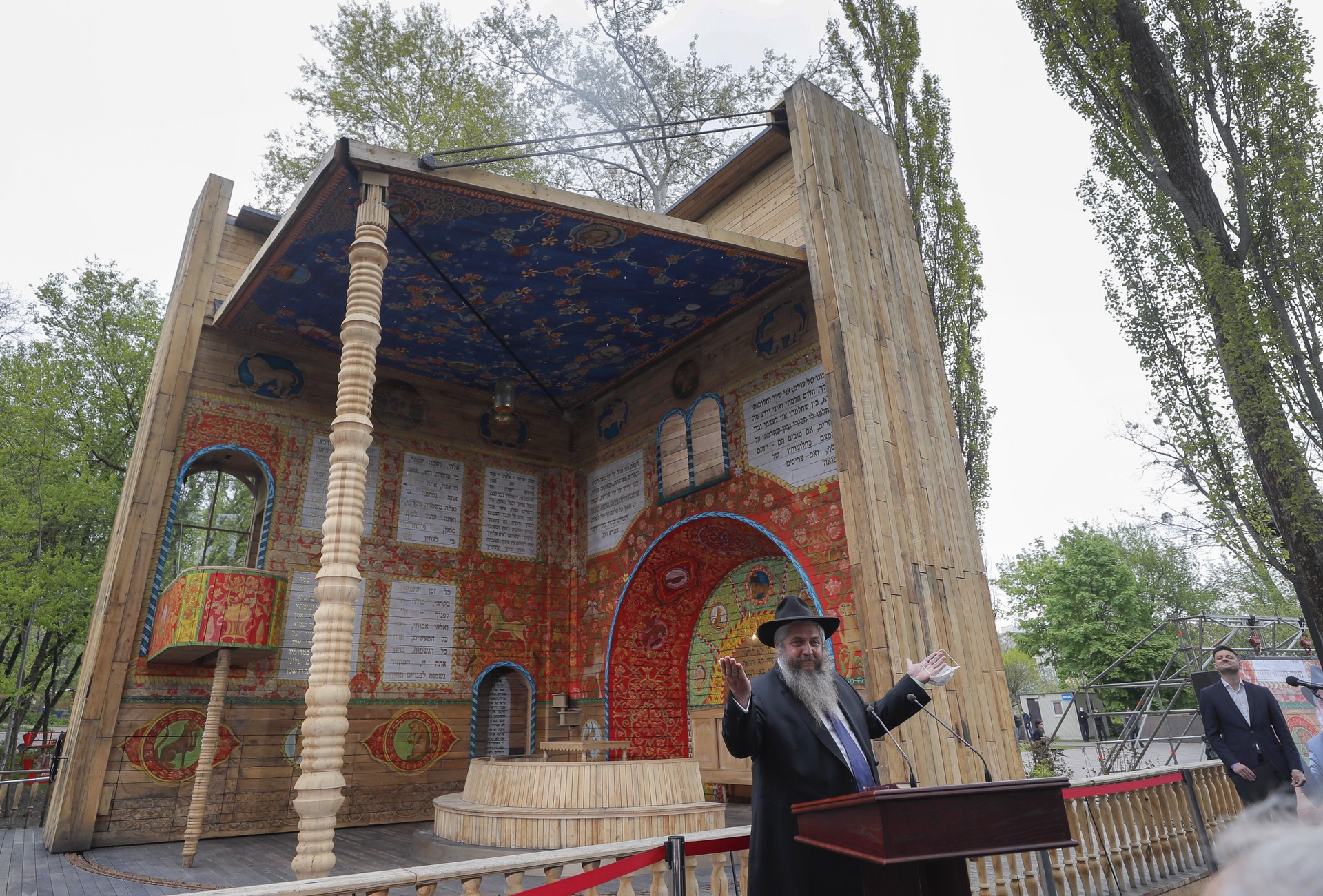 Позёр еврейского народа: чем рискует раввин Украины, защищая Зеленского