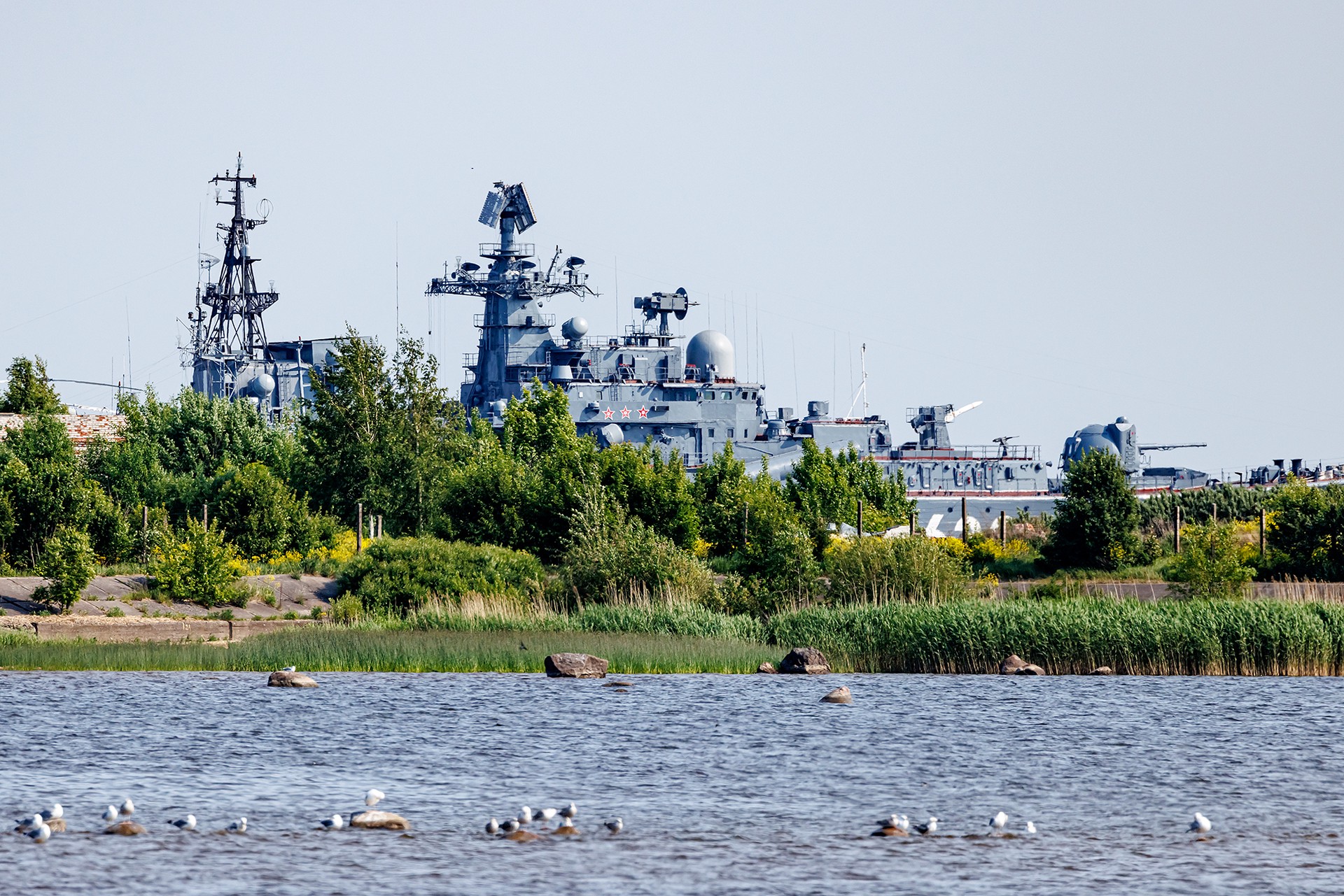 Развожаев: В Севастополе в районе Сухарной балки флот отражает атаку воздушных целей