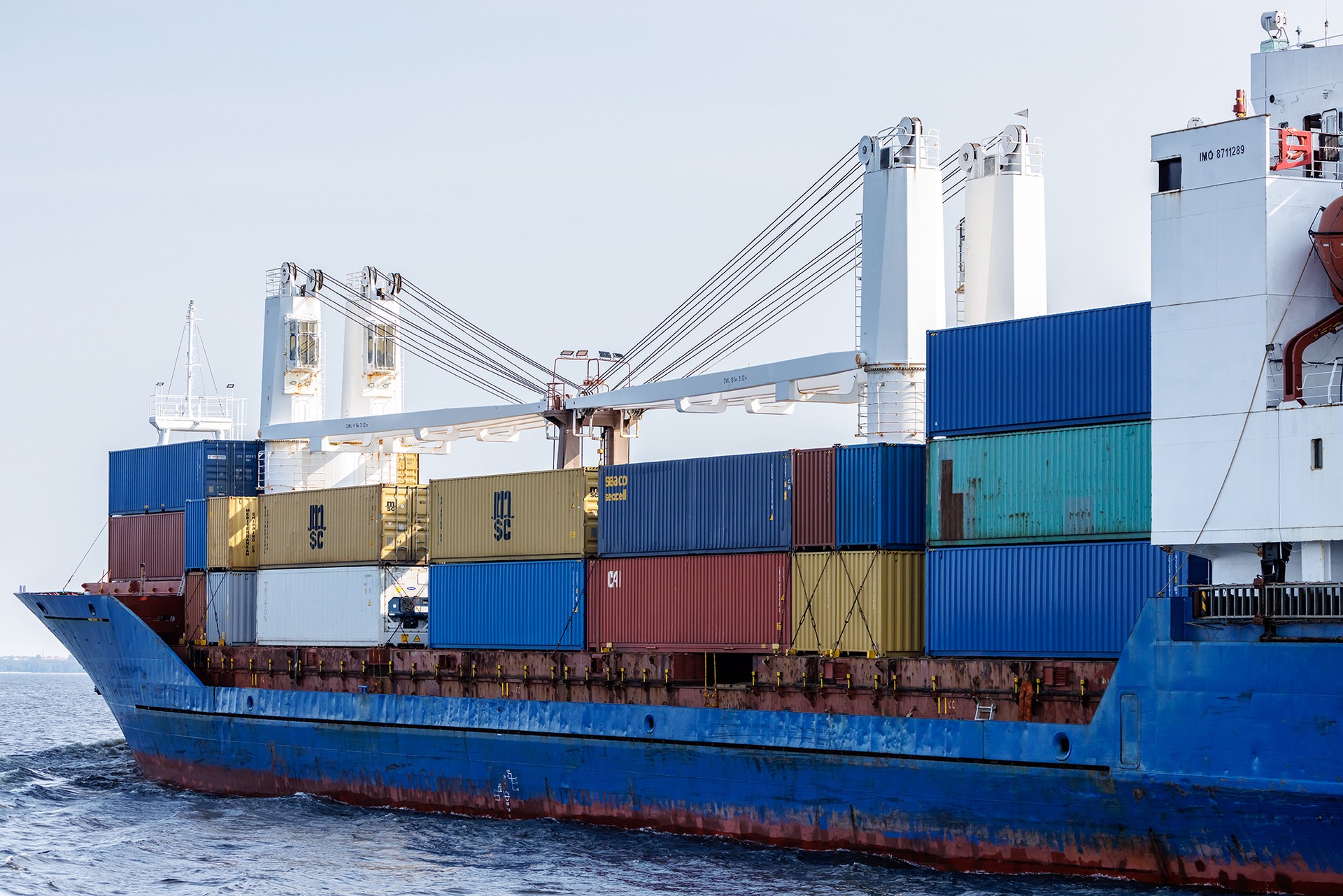 EUobserver: Евросоюз запретит входить в свои порты 27 грузовым судам