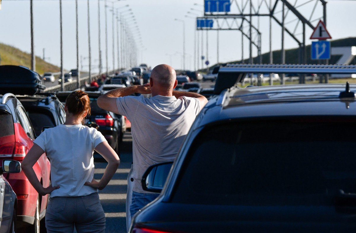 В РСТ объяснили причину появления пробки в 13 км перед Крымским мостом