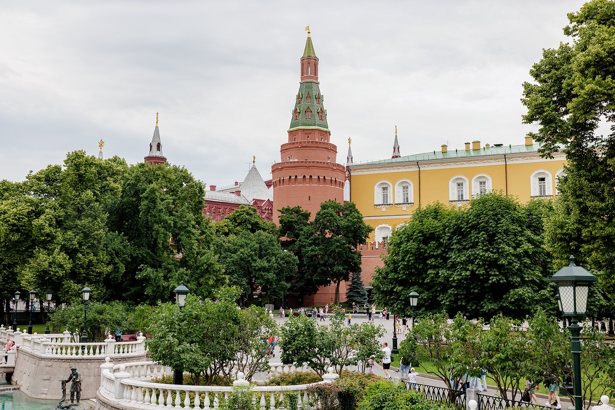 В Кремле отказались комментировать вопросы о проекте изменения призывного возраста