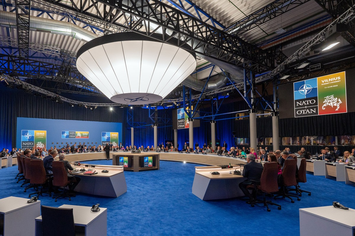 Члены НАТО призвали РФ вывести силы с украинской территории 