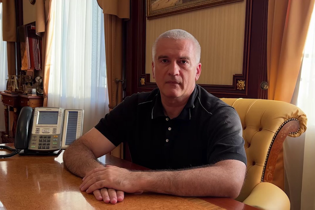Около 2 тысяч человек эвакуируют из-за пожара на полигоне в Крыму