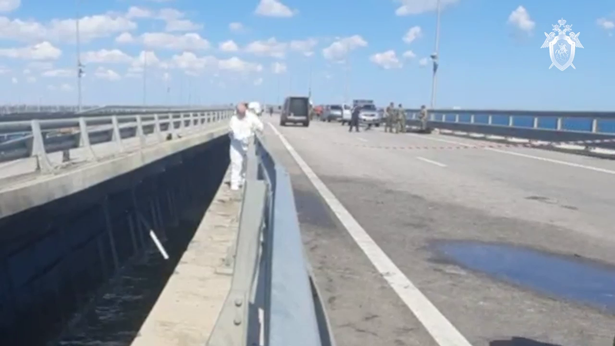 В МИД Китая призвали избегать ударов по гражданским объектам после теракта на Крымском мосту
