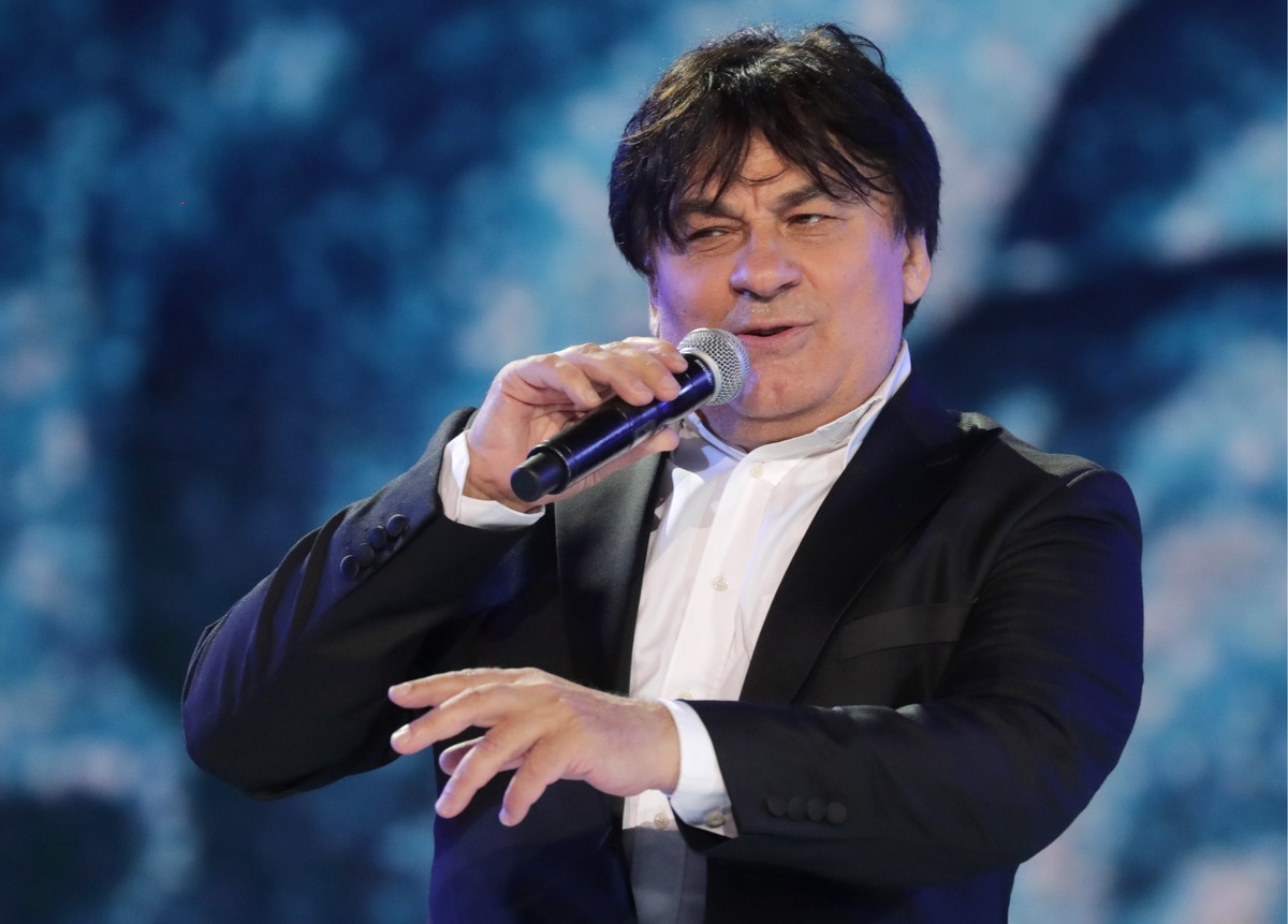 Александр Серов высказался против дресс-кода для эстрадных артистов на фоне скандала с «голой» вечеринкой