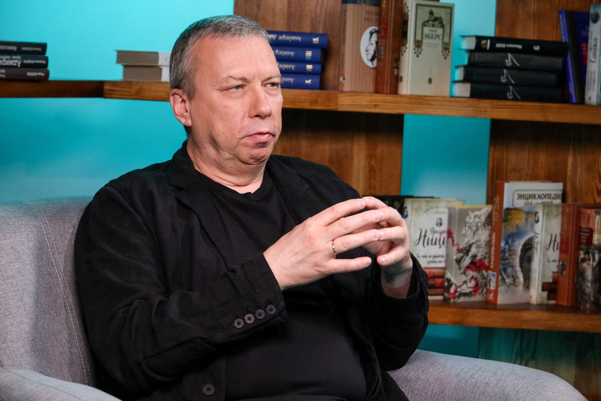 «Им неприятно, когда Россия побеждает»: Игорь Караулов – о поэтах-«нетвойнистах»