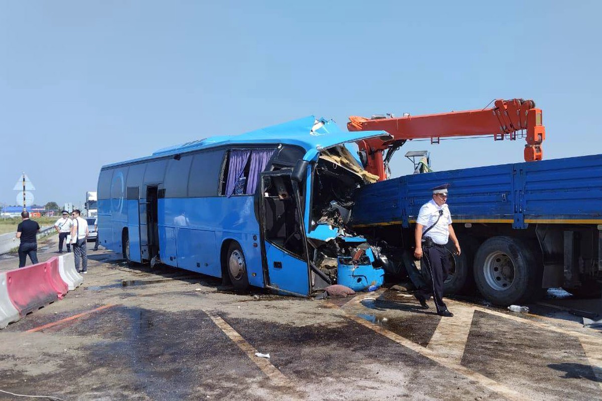 ДТП с участием рейсового автобуса и «Камаза» произошло в Кабардино-Балкарии