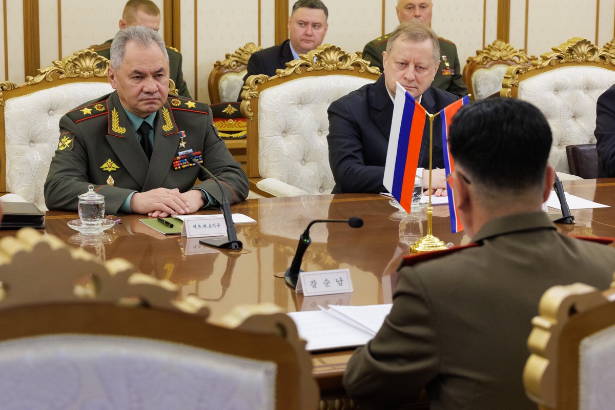 Шойгу провел в Пхеньяне переговоры с министром обороны КНДР