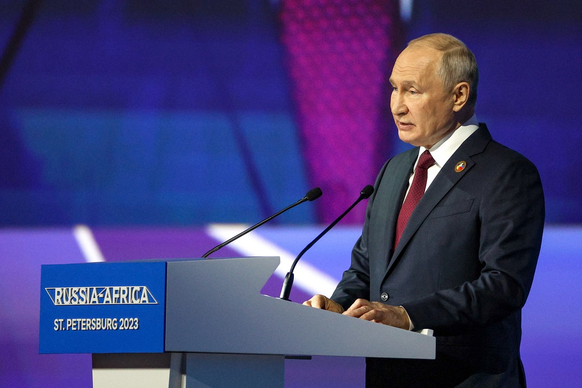 Путин сообщил, что не понимает, почему Запад не разрешал передать Африке удобрения 