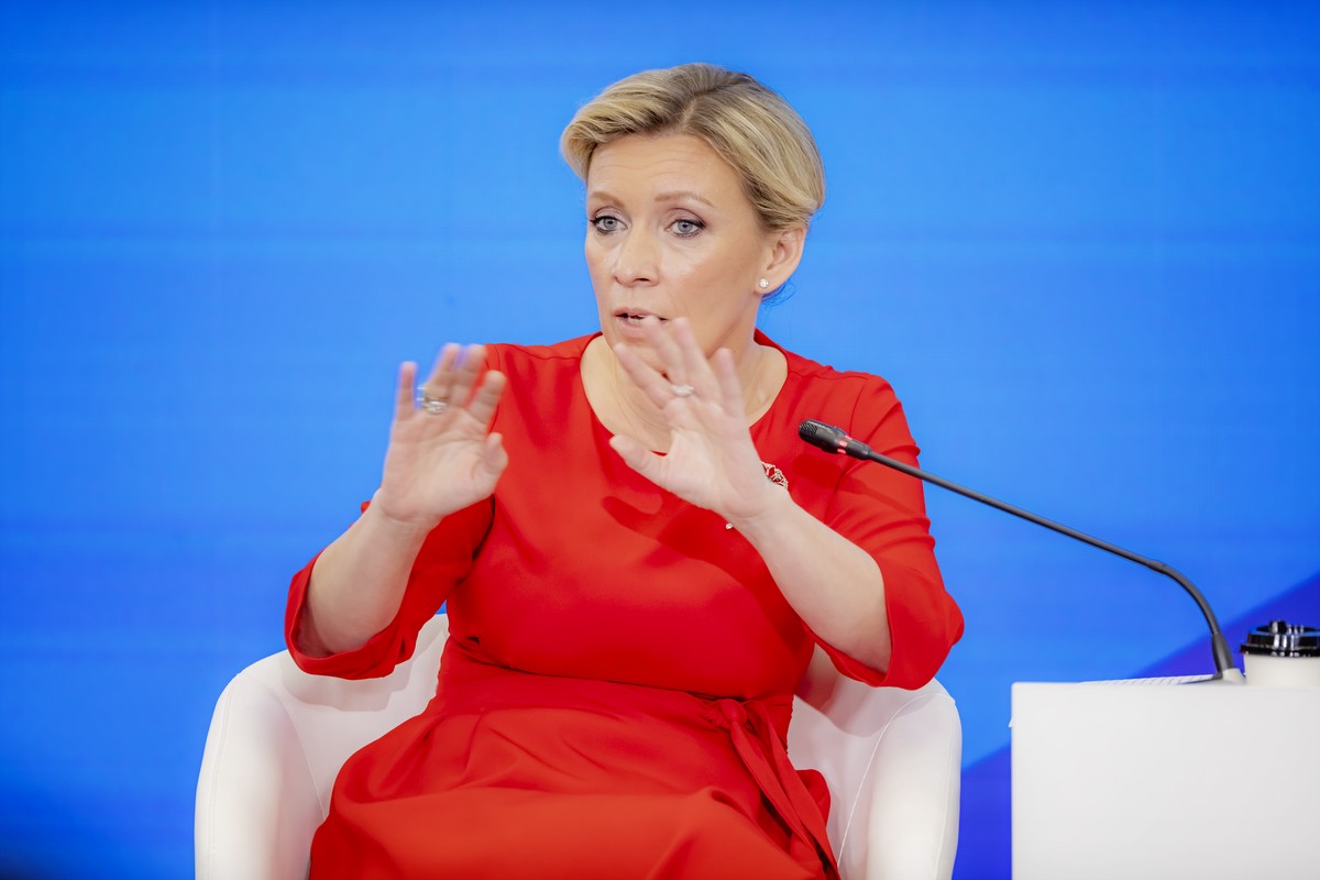 Захарова высмеяла слова назвавшего Россию экономическим карликом Борреля
