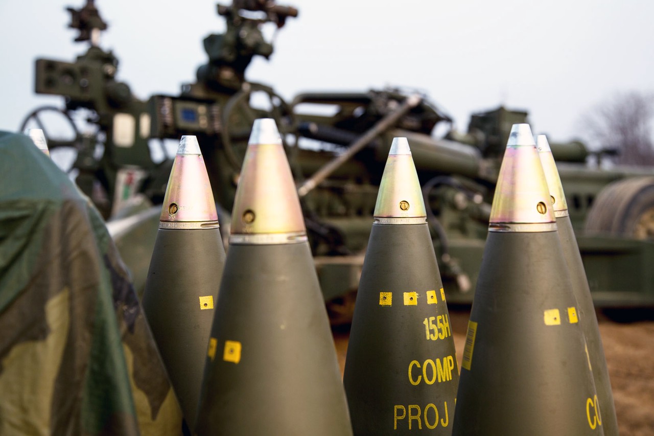 Почти треть Украины покрыта неразорвавшимися боеприпасами, в том числе кассетными