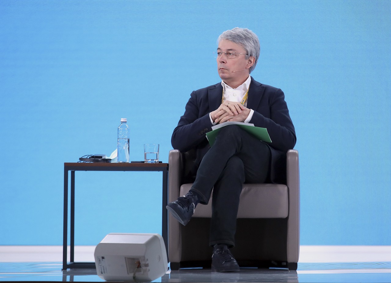 Те же, только в профиль: кто заменит русофоба Ткаченко в Минкульте Украины