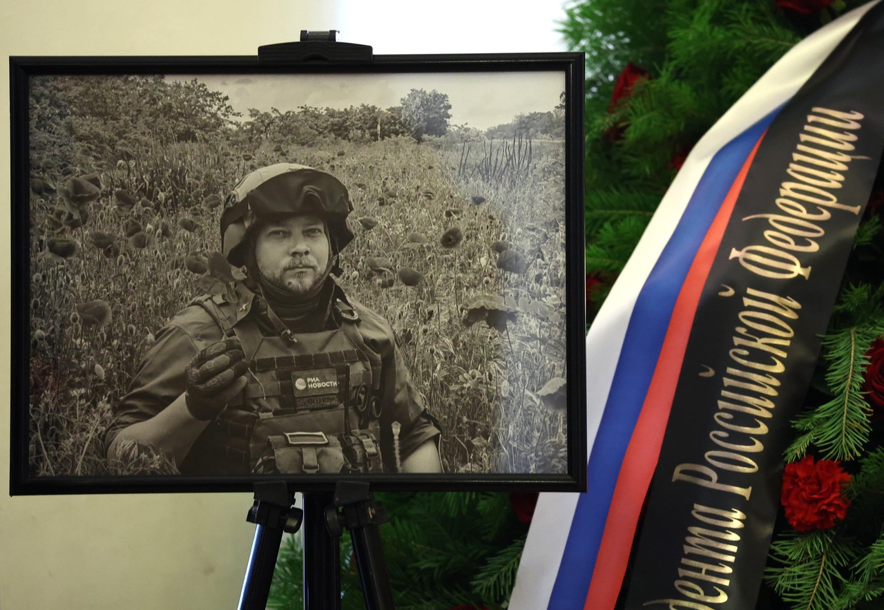 Дмитрий Кисилёв приехал на прощание с военкором РИА Новости Журавлевым в Екатеринбурге
