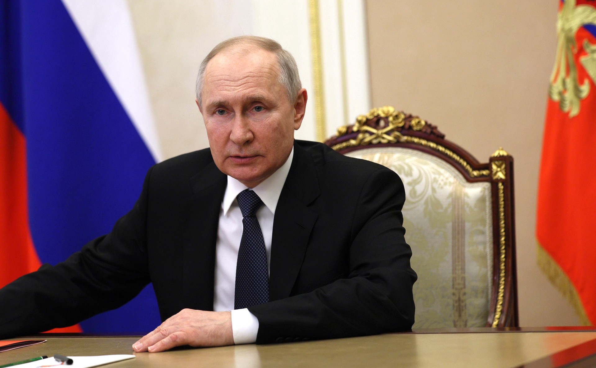 Путин выразил соболезнования семьям всех погибших при крушении самолета Пригожина