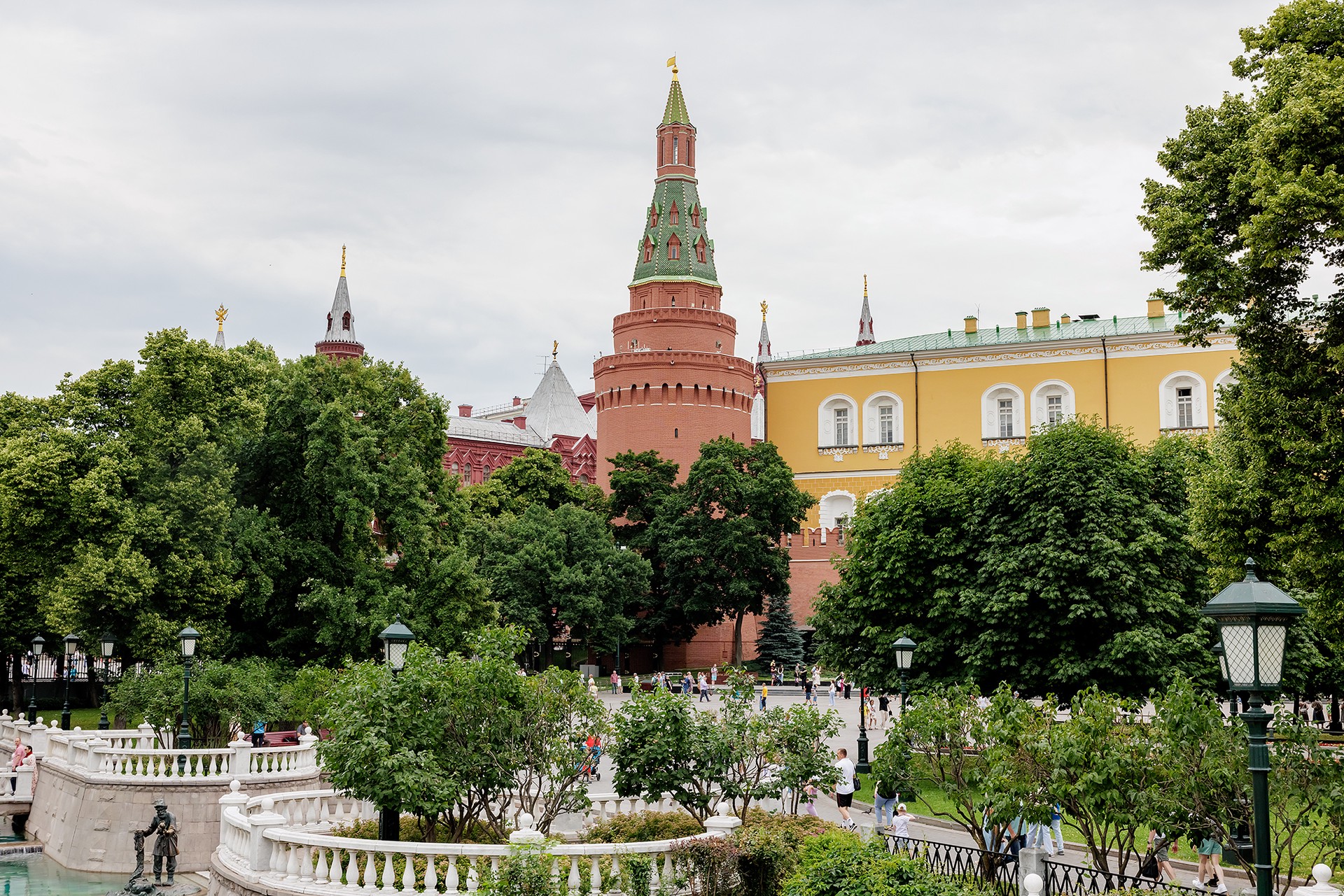 В Кремле назвали посягательством на безопасность России предоставление гарантий Украине от G7 