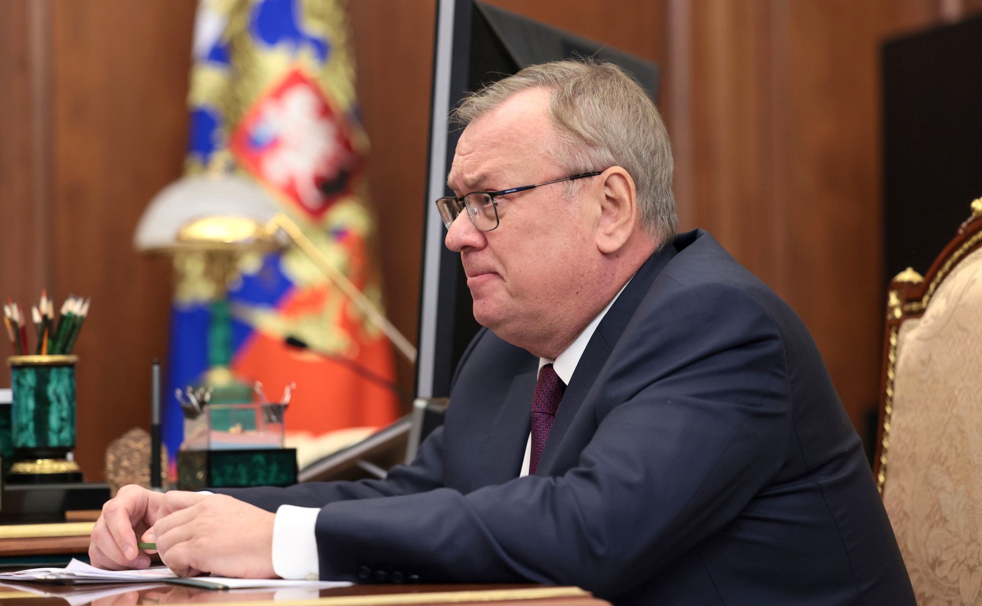 Глава ВТБ Костин заявил о курсе доллара в 250 рублей из-за предложения МЭР