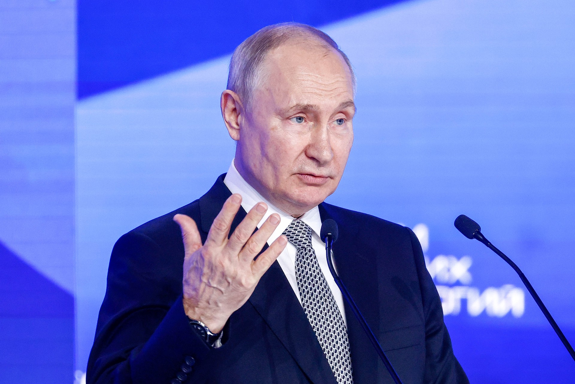 Путин заявил, что в России запустят конкурс, направленный на развитие традиционных ценностей