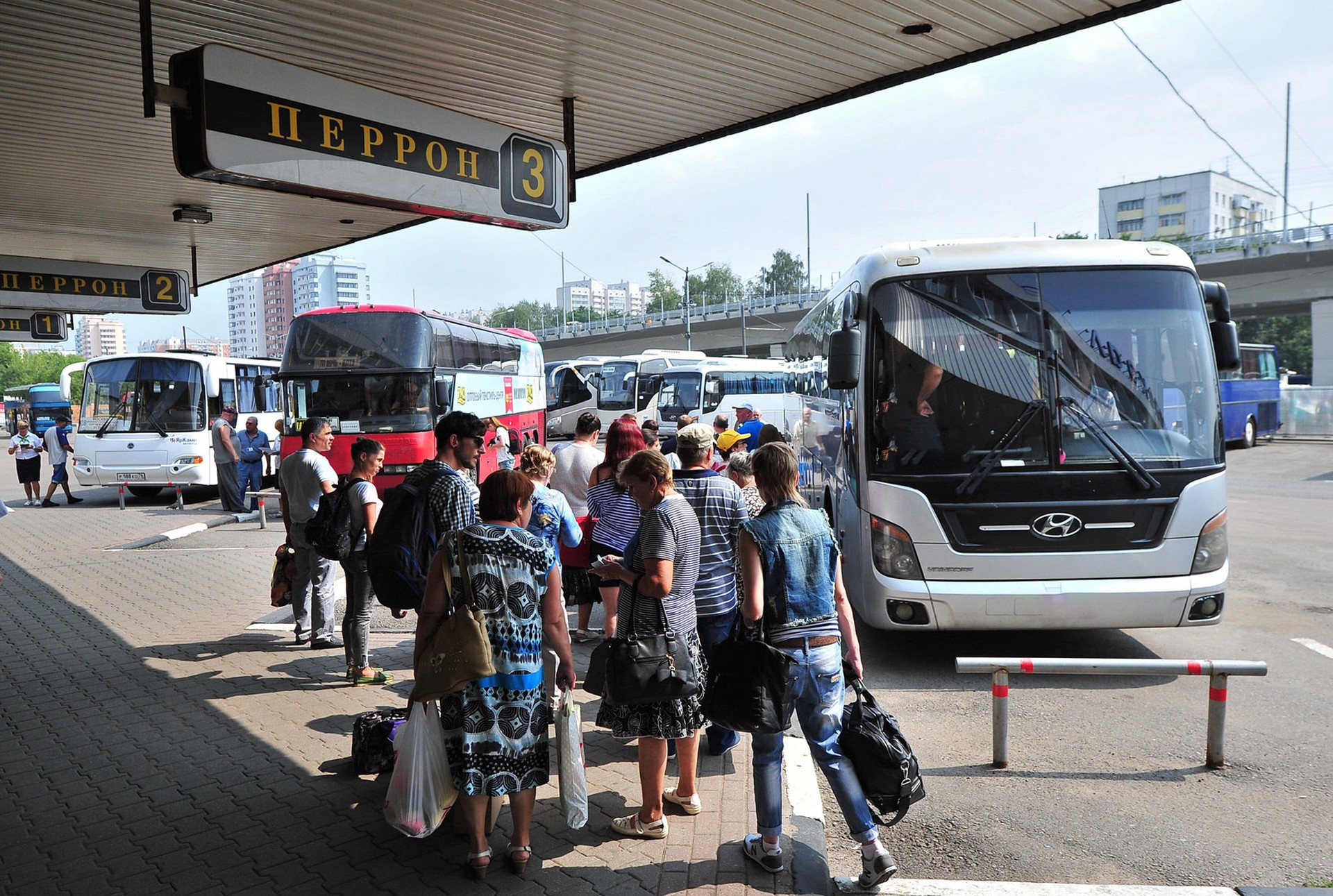 Россиянам напомнили о праве на денежную компенсацию из-за задержки автобуса