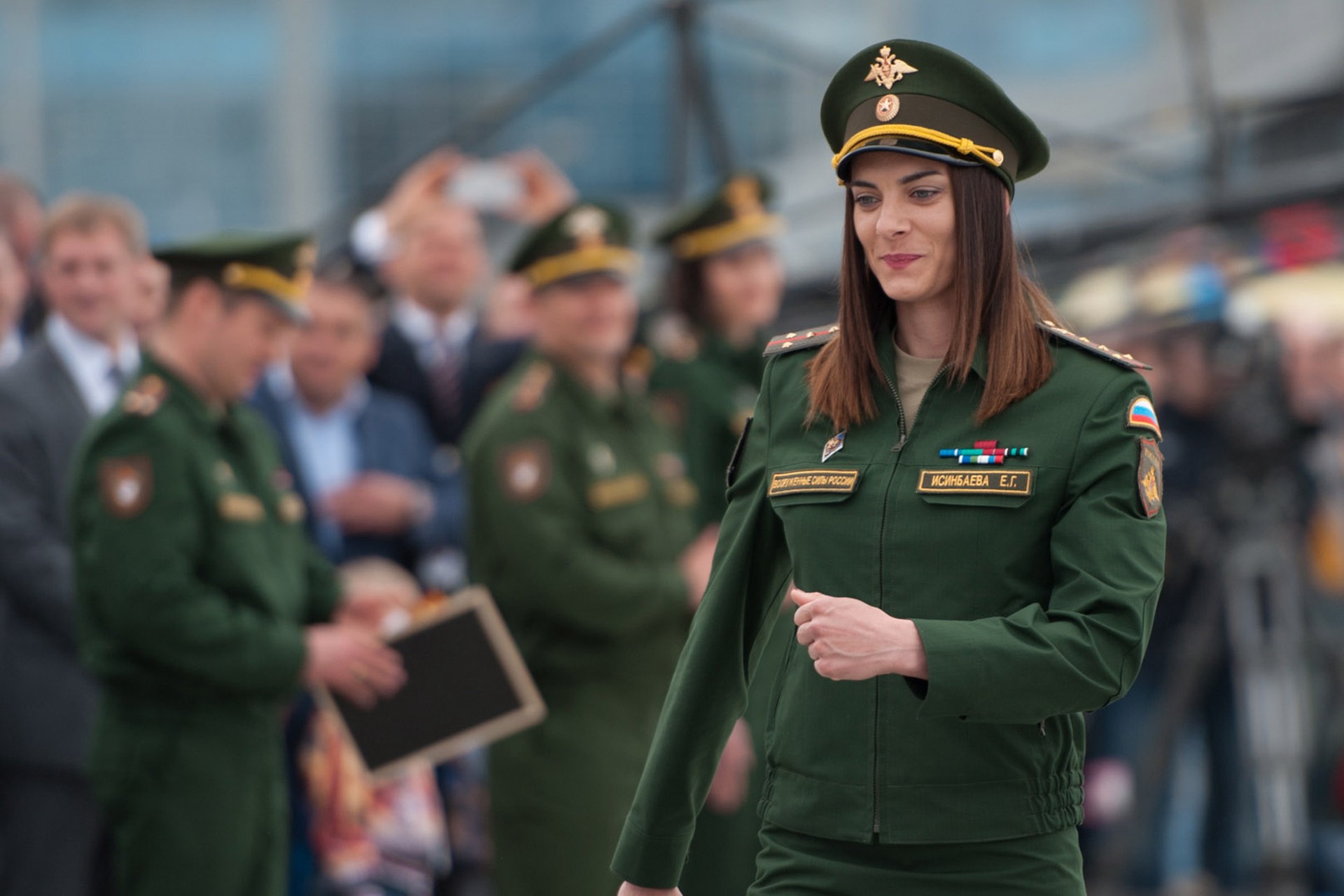 Министр спорта РФ Матыцин назвал недопустимым отношение Елены Исинбаевой к воинскому званию