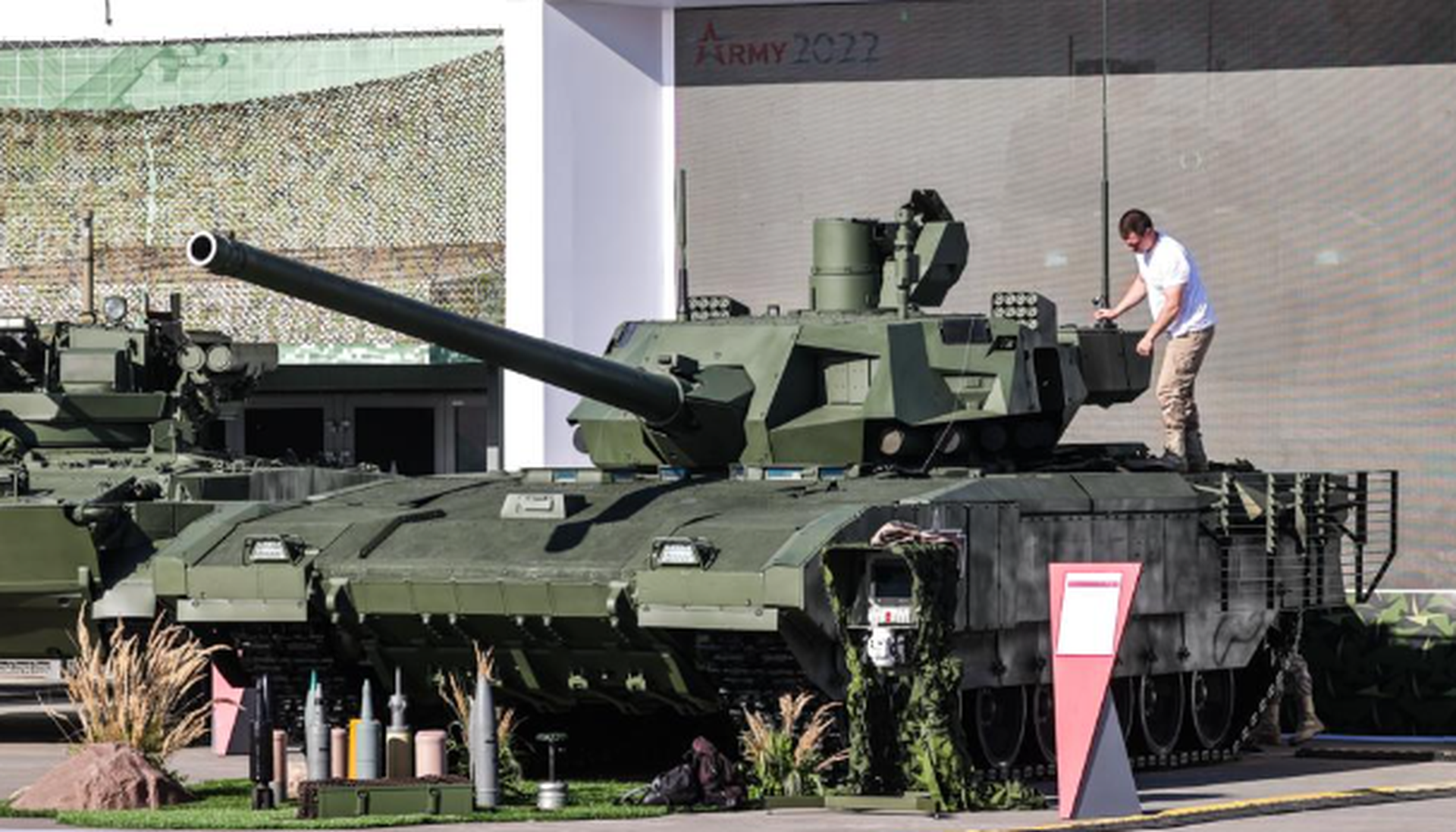 Группировка «Юг» применяла в бою новейшие танки Т-14 «Армата» – ТАСС