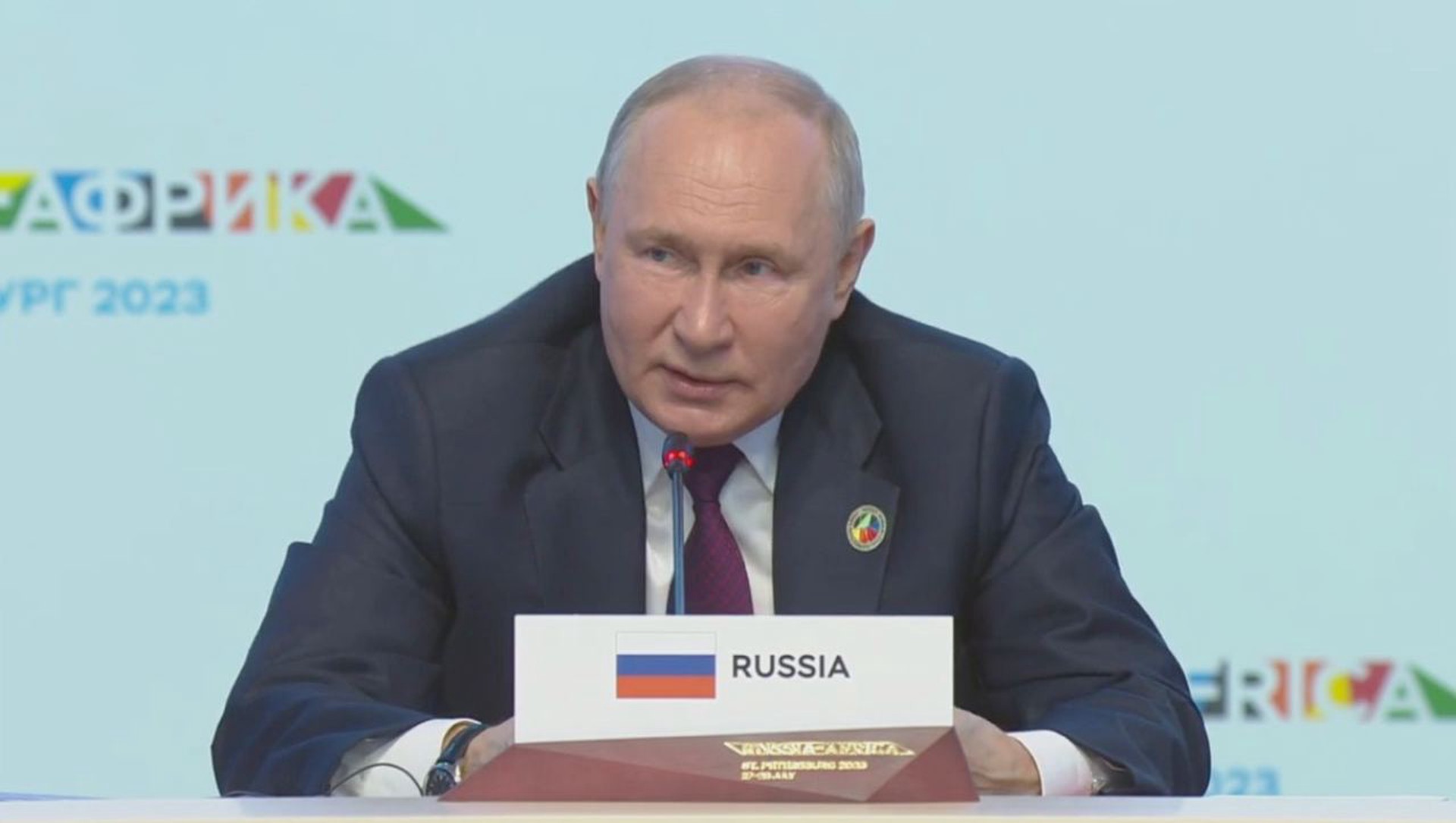 Путин: Россия продолжит безвозмездные поставки продуктов нуждающимся странам
