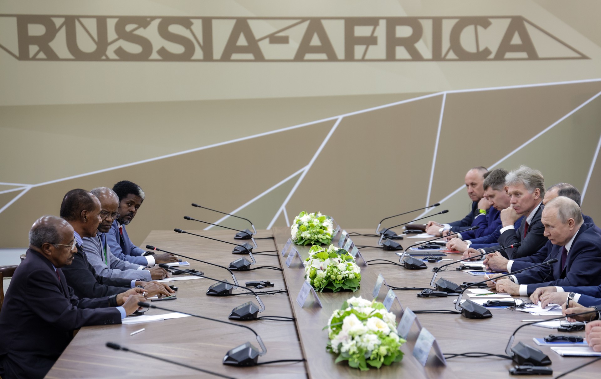 Россия и Африка договорились создать центры образования на русском языке