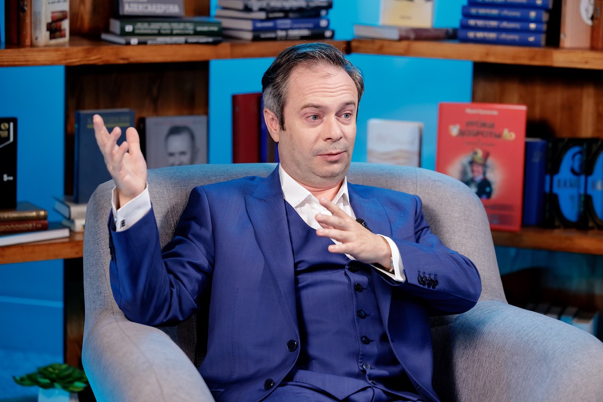 Куклачев рассказал, как кошки спасают бойцов на передовой