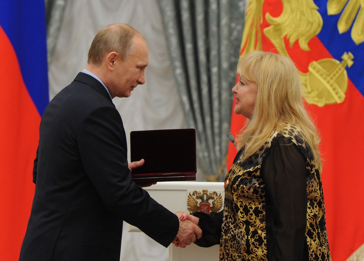 «Отнимают государственную премию»: актриса Наталья Гвоздикова пожаловалась на свою пенсию